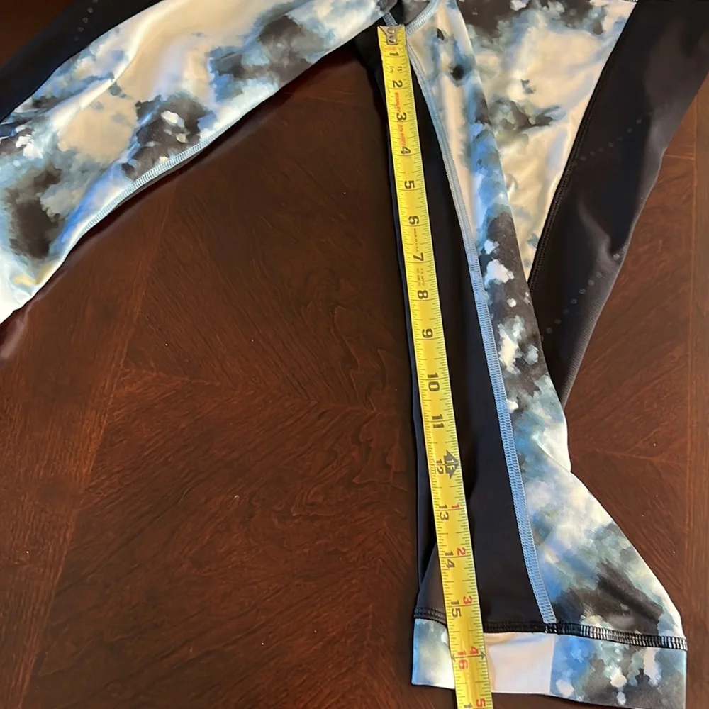 Lululemon Athletica Women’s Stop at Nothing Cropped Blue Tye dye Leggings size 6